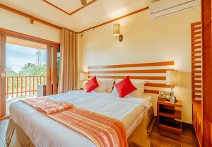 Deluxe Side Sea View Room with Balcony