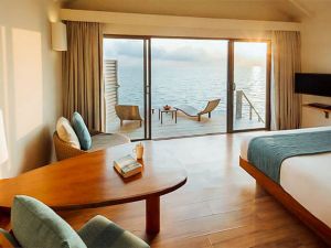 Deluxe Sunset Water Villa 